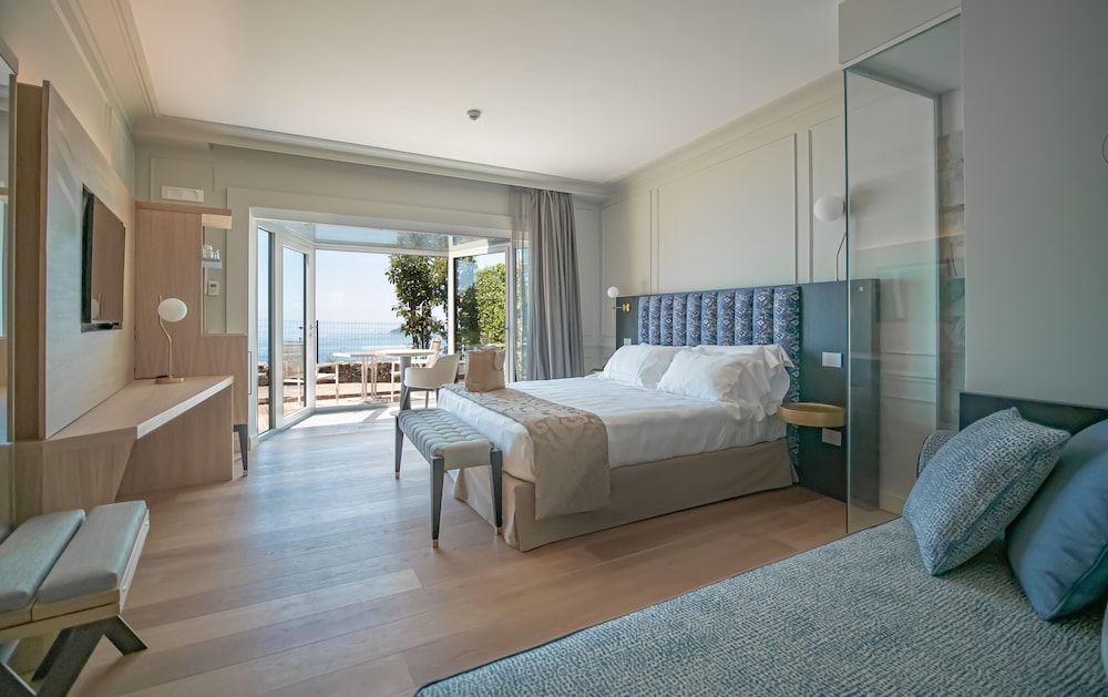 Junior Studio Suite