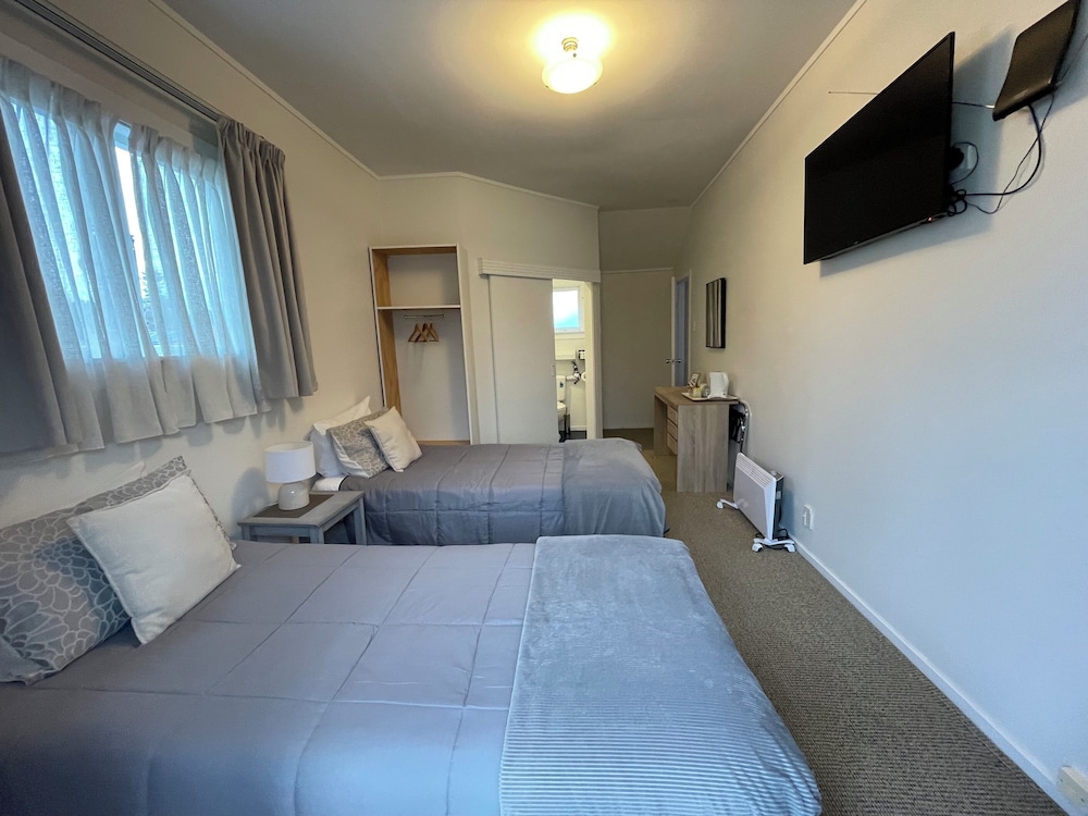 King/Twin Room - Photo 2
