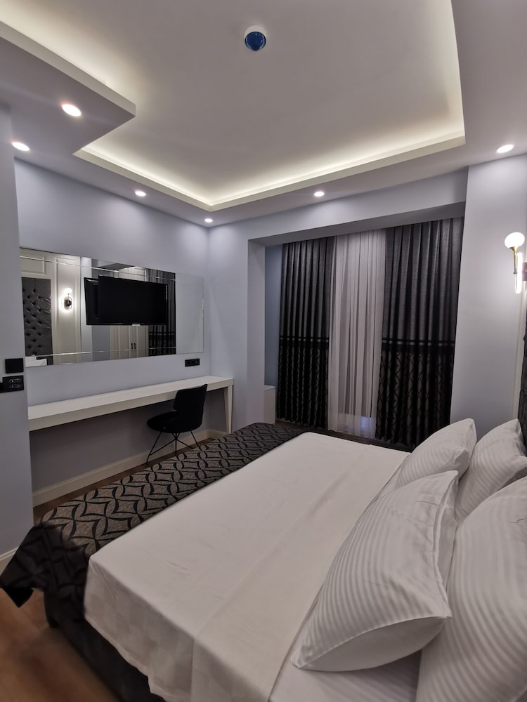 Superior Double or Twin Room photo 2