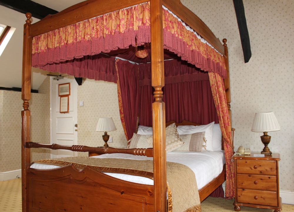 Room (Four Poster) photo 2