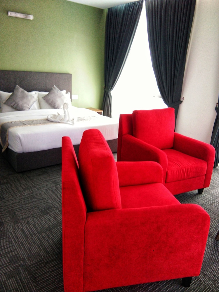 Suite Room - Photo 3