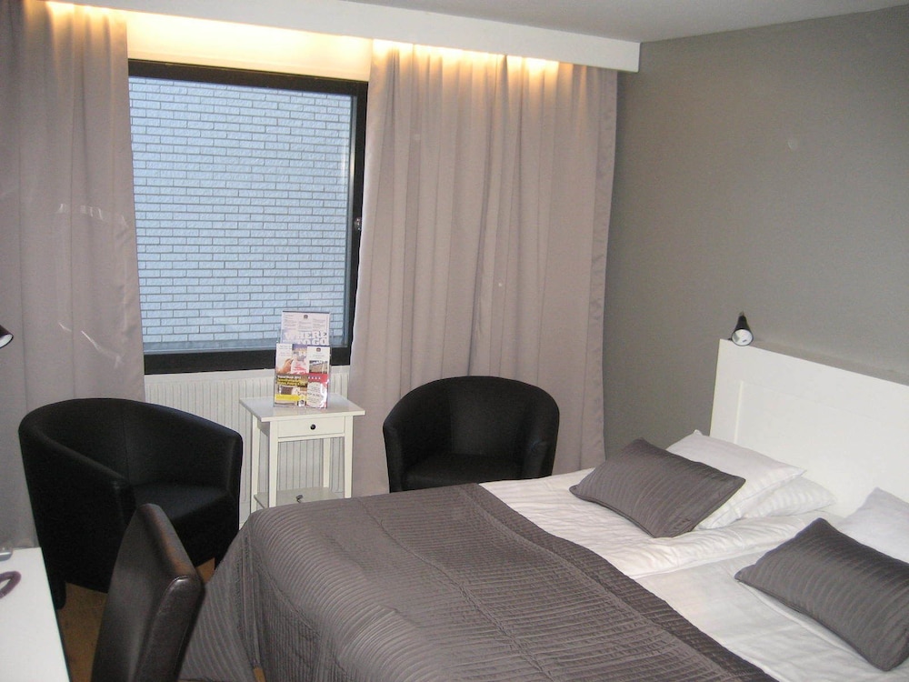 Standard Room, 2 Twin Beds, Non Smoking - Photo 7