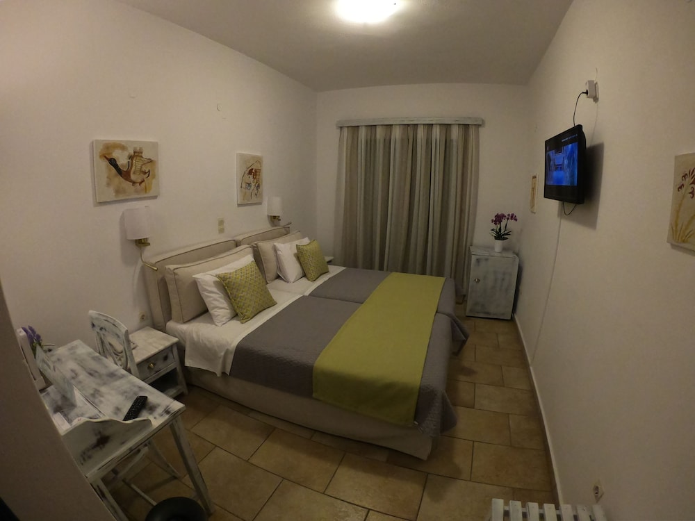 Superior Room - Photo 17