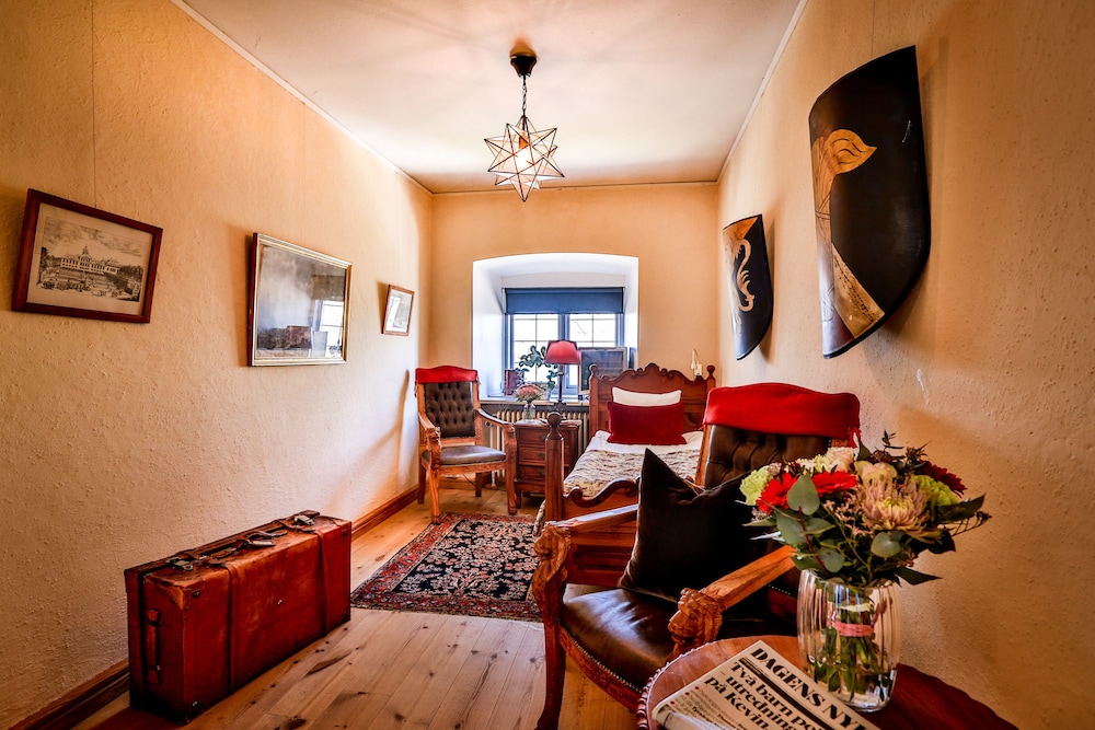 Superior Single Room, 1 Queen Bed, Lake View