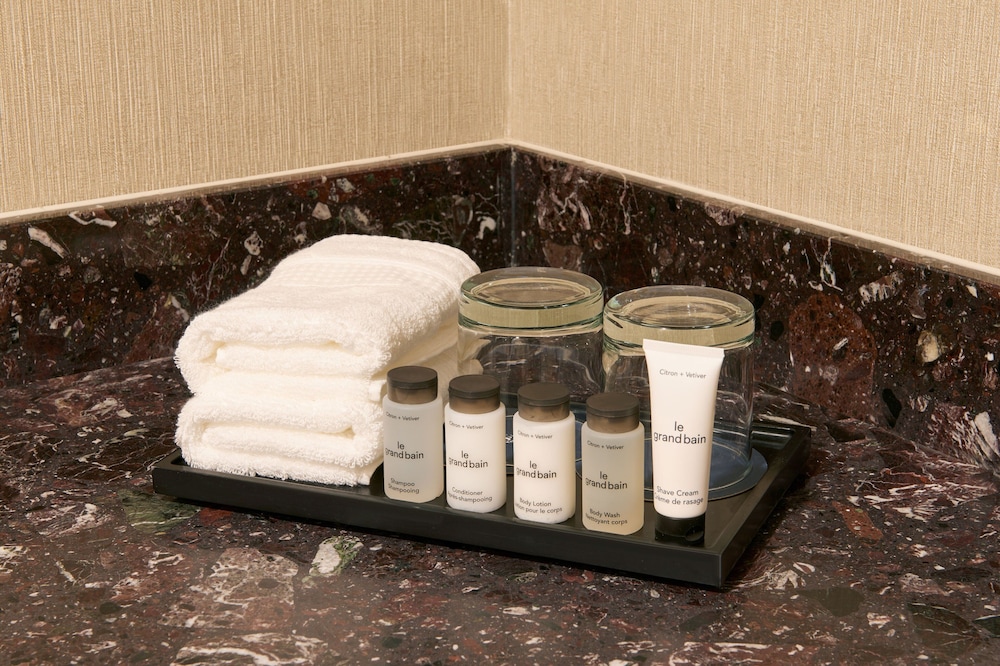 Executive Room, 2 Double Beds, Executive Level thumbnail 6