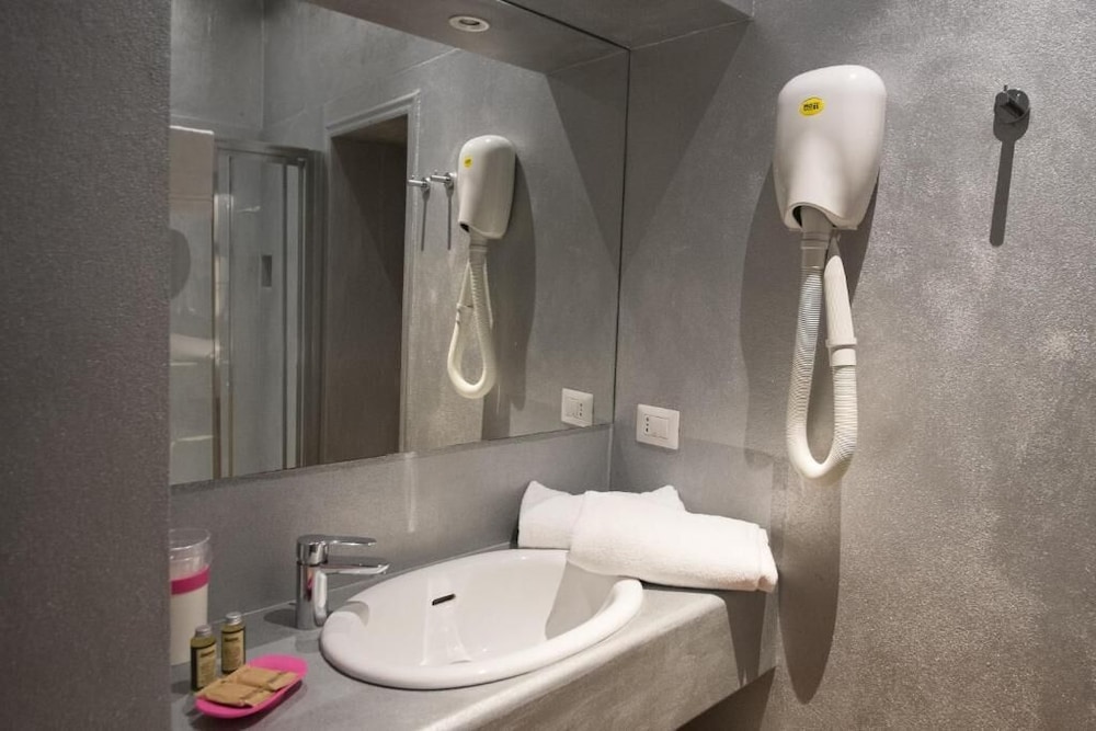 Triple Room - Photo 8