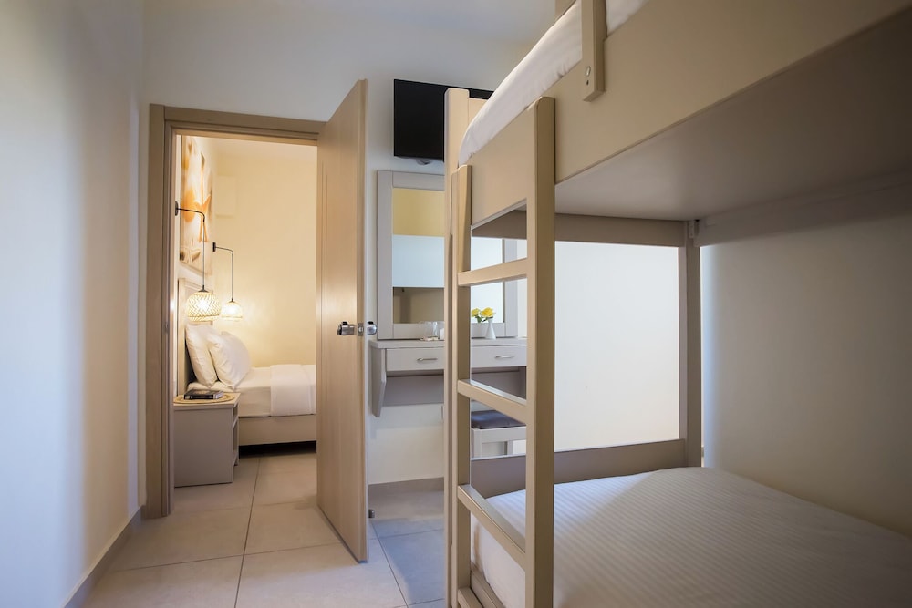 Standard Quadruple Room, Balcony