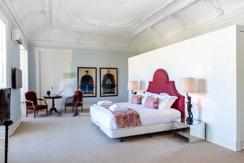 Master Suite with Panoramic View photo 1