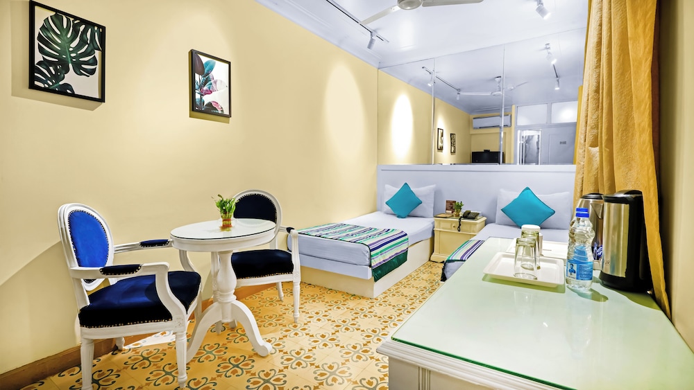 Deluxe Room - Photo 8