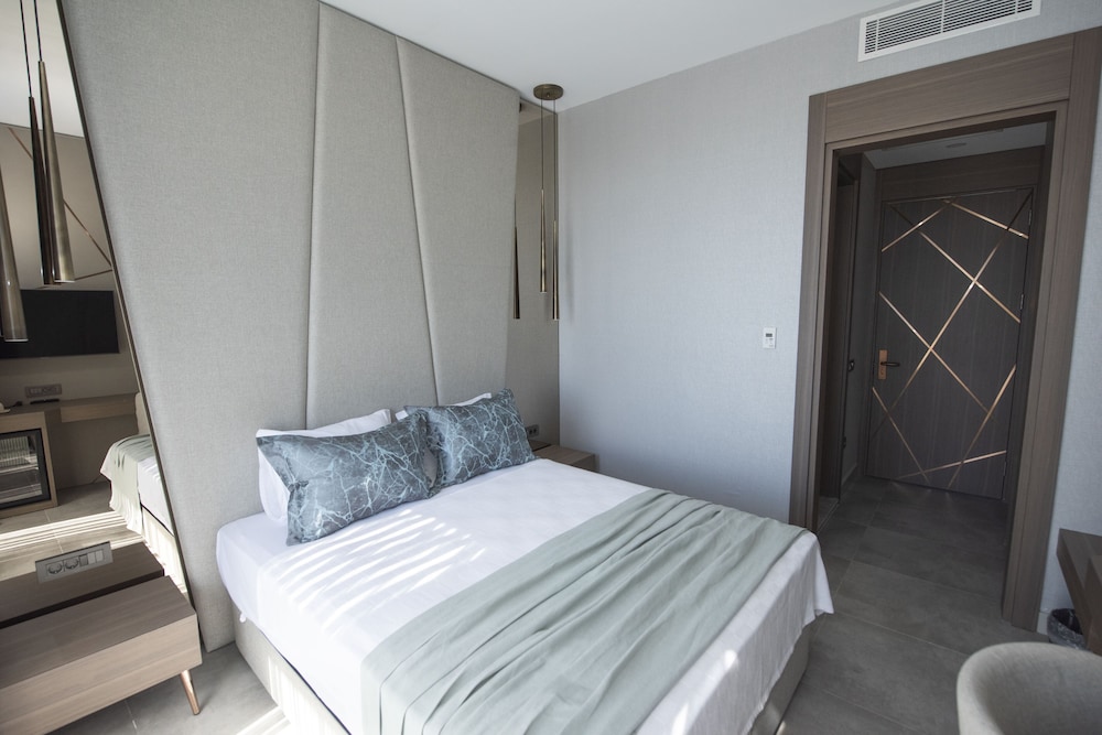 Exclusive Room - Photo 18