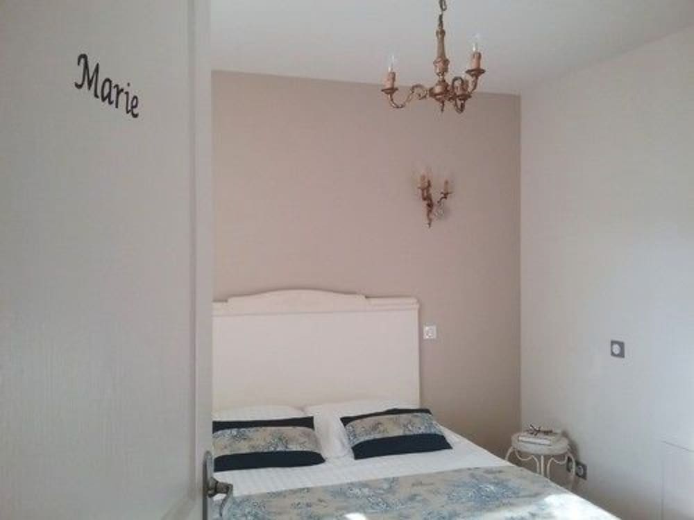 Room (Marie) photo 1