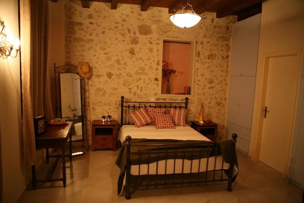 Standard Apartment (Petrino)