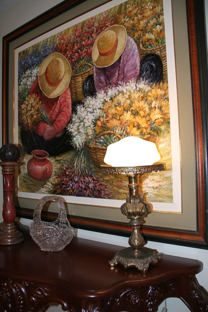Family Room photo 3