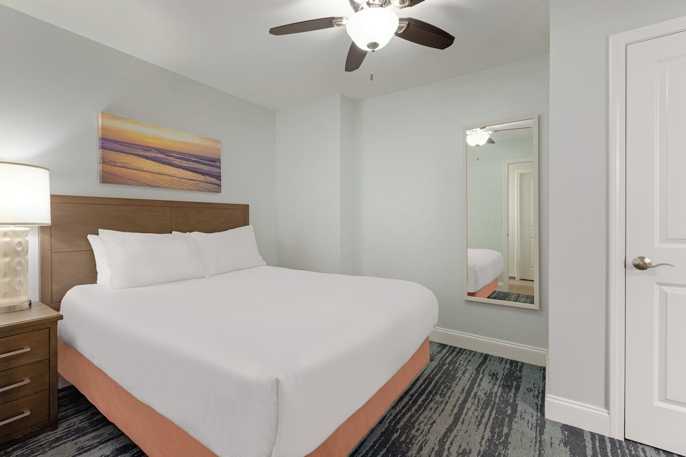 2 Bedroom - Photo 3
