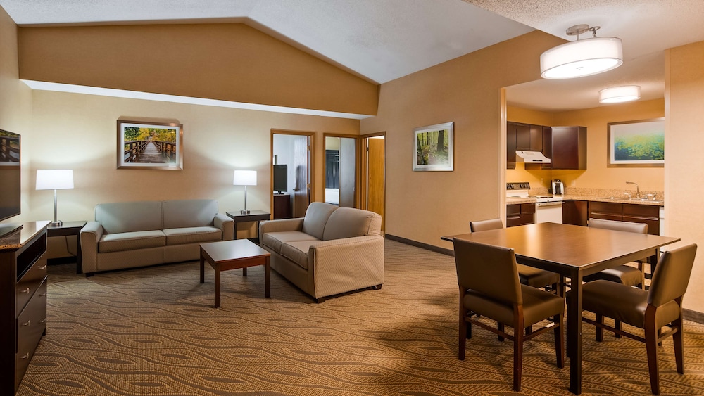 Suite, Multiple Beds, Non Smoking, Kitchen - Photo 1