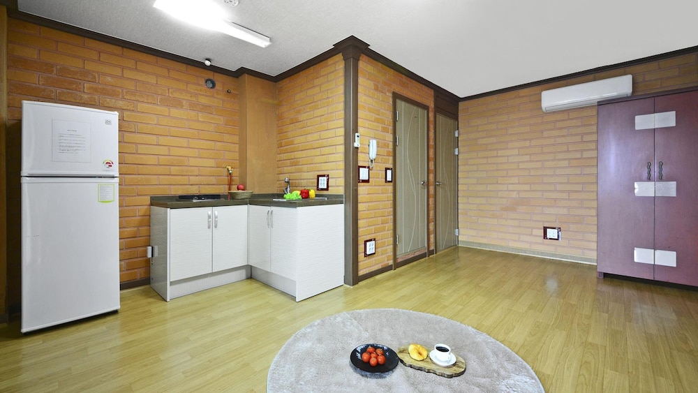 Basic Room, 1 Bedroom (B-103) photo 2
