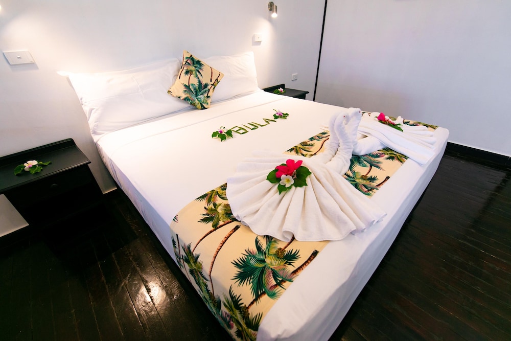 Deluxe Seaside Bure (children 2 Years Above)