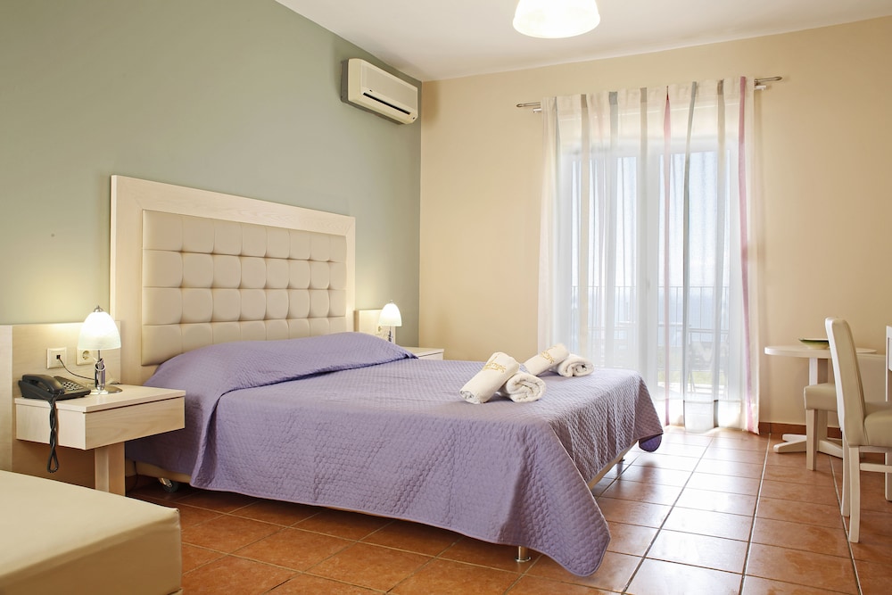 Twin Room, Sea View photo 3