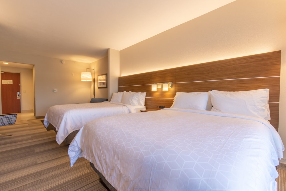 Suite, Multiple Beds - Photo 1