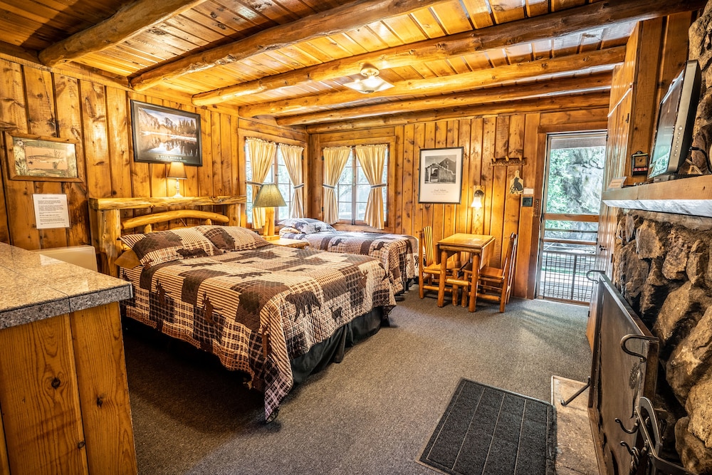 Family Cabin, 1 Bedroom, River View, Mountainside photo 3