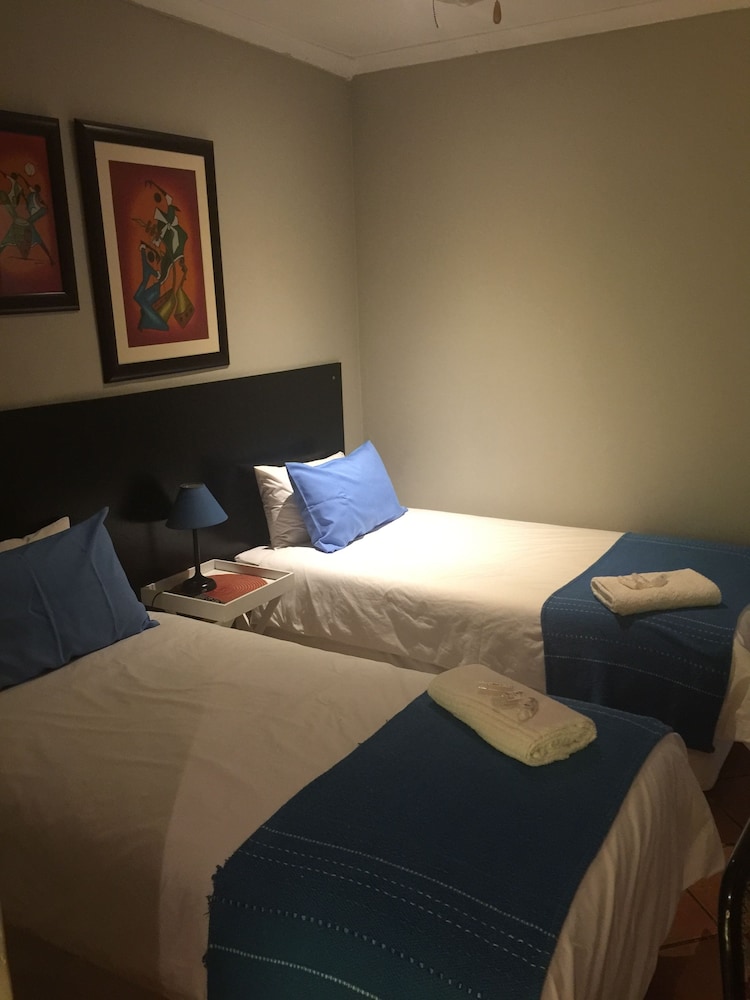 En-suite Twin room photo 1