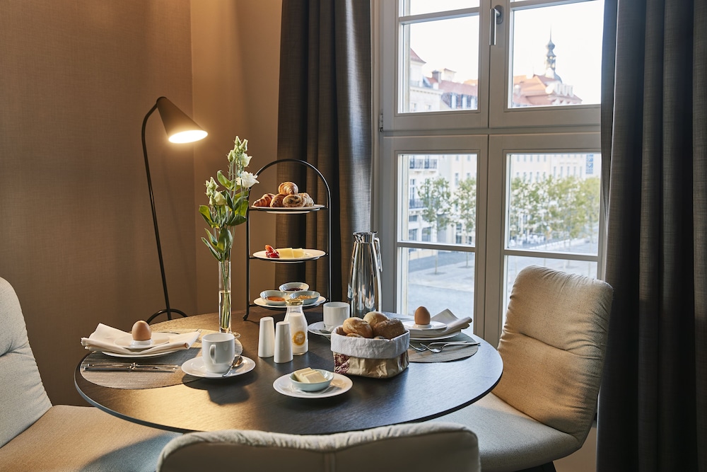 Suite - Photo 8