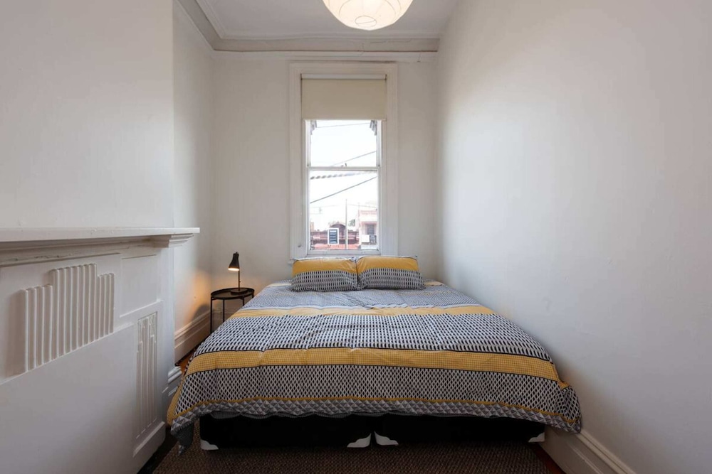 Basic Apartment, Multiple Beds photo 2