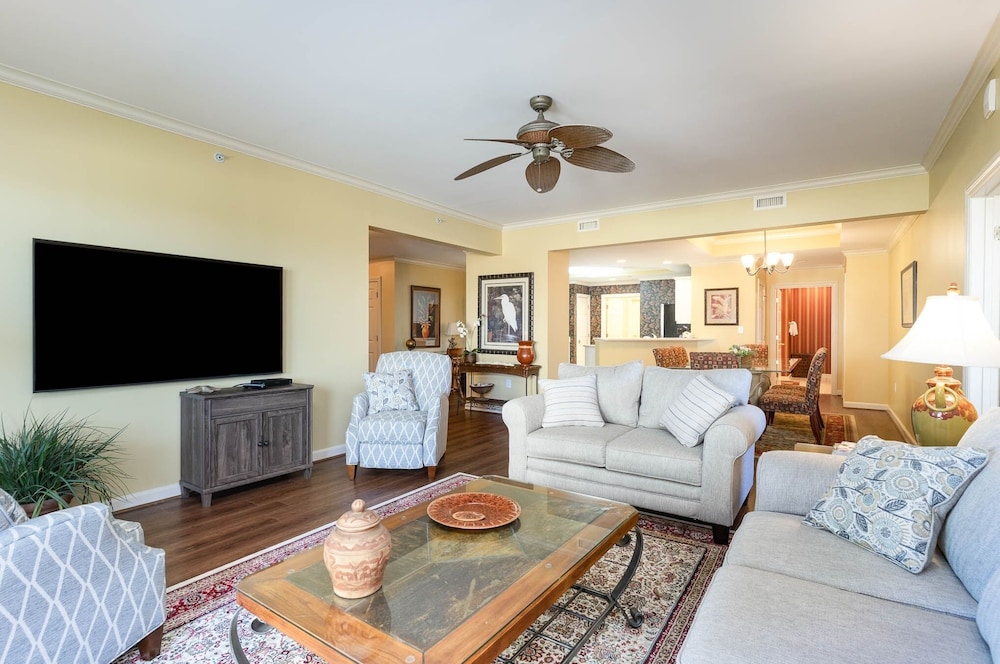 Condo, 3 Bedrooms