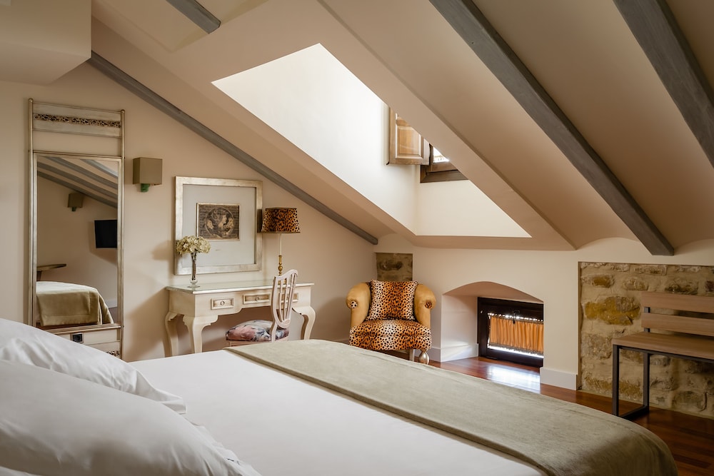 Deluxe Double Room - Photo 1