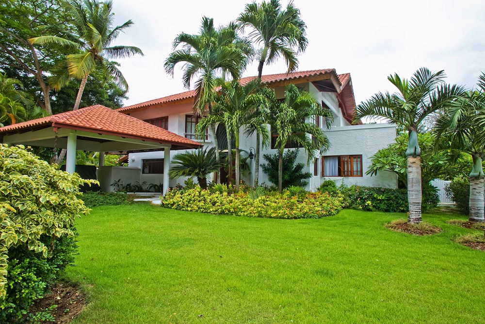 Four Bedroom Garden Villa