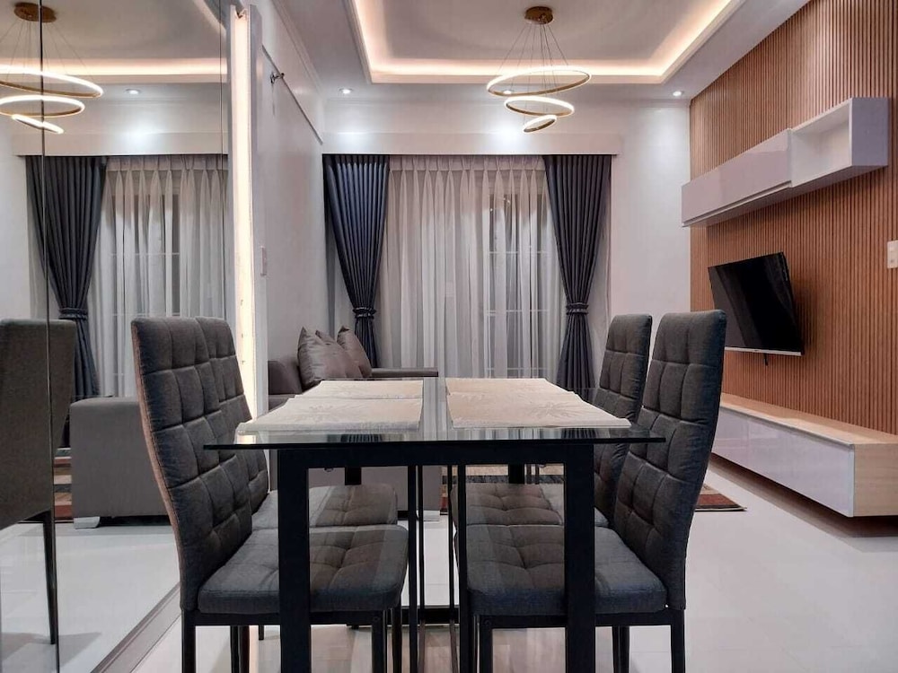 Luxury Apartment, 3 Bedrooms - Photo 4