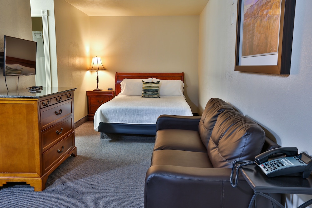 Studio Queen Suite photo 2