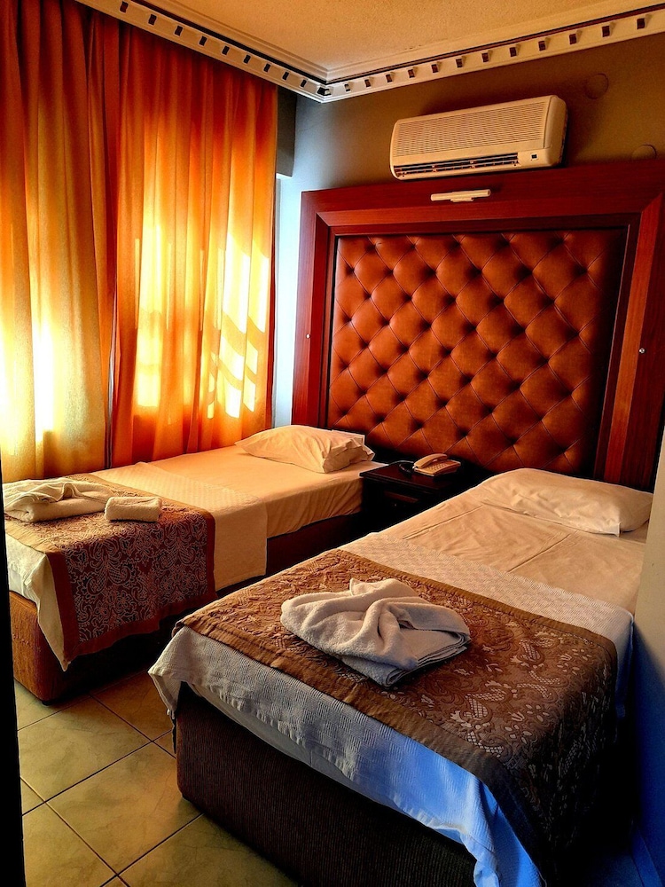 Economy Room
