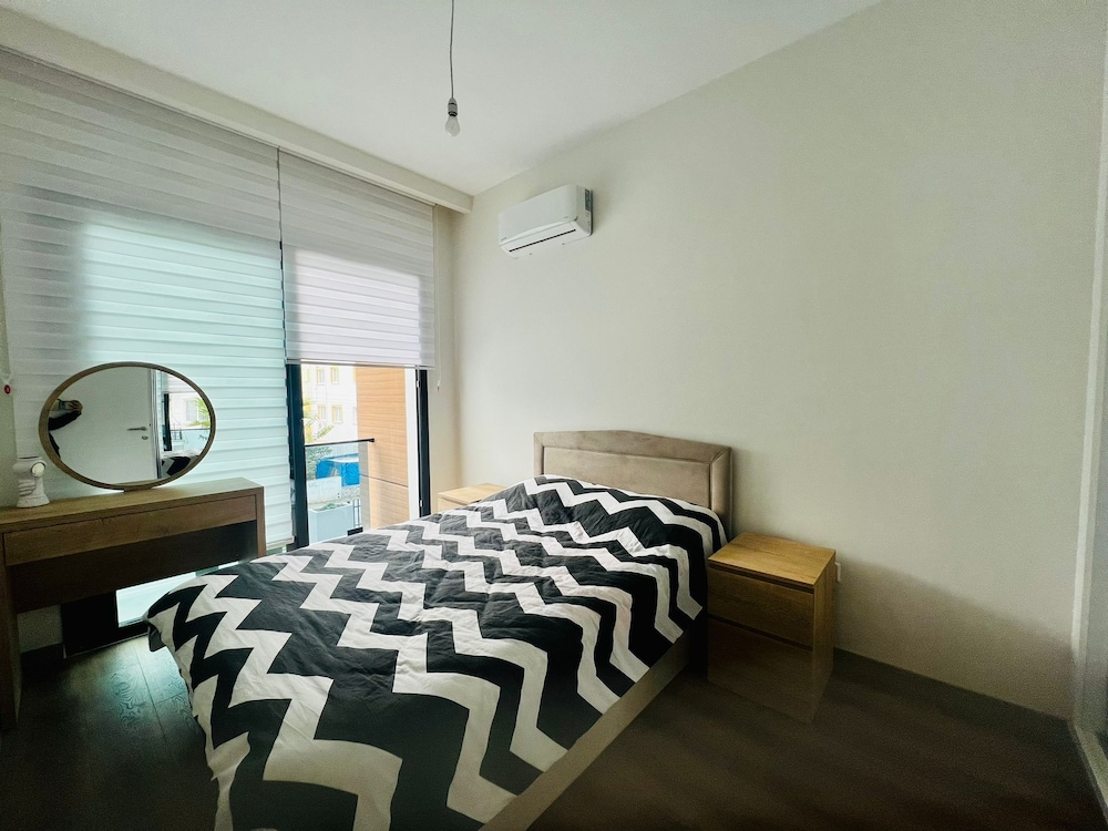 Apartment photo 2