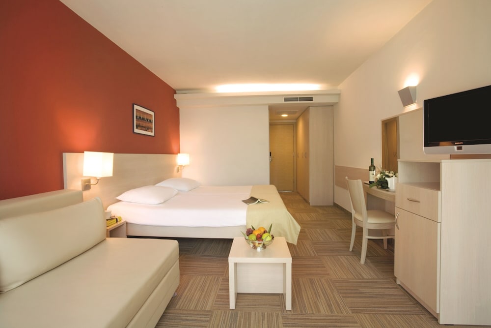 Room for 2+2 - Photo 2