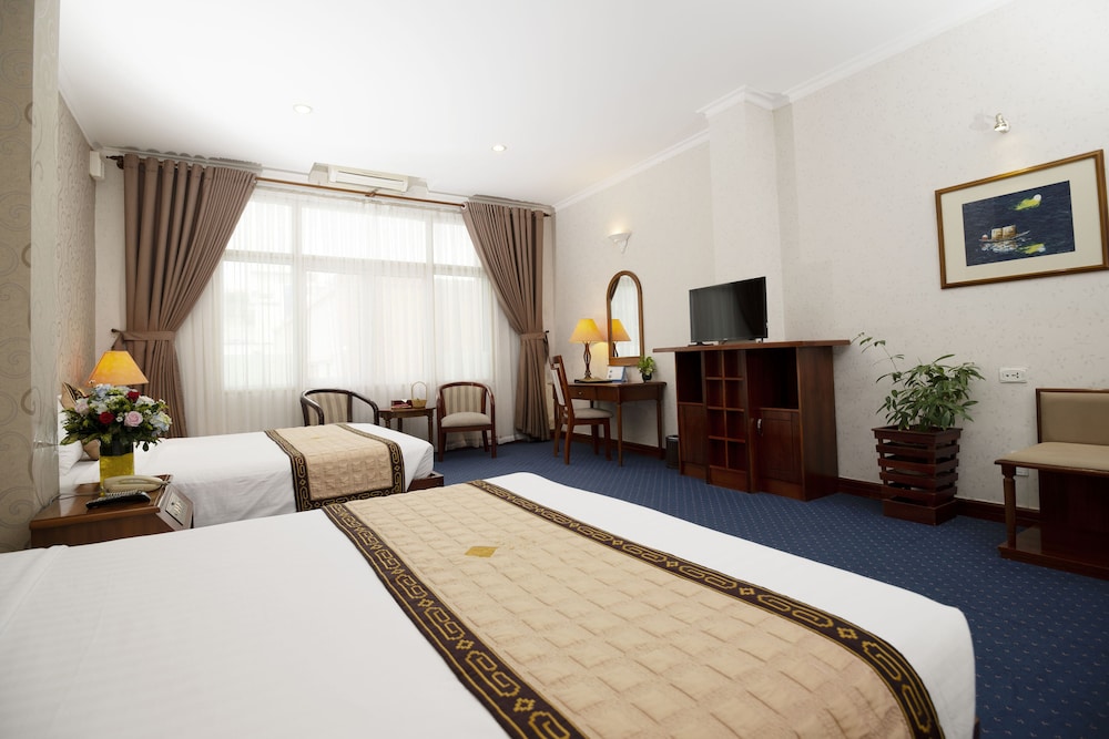 Superior Twin Room, City View photo 2