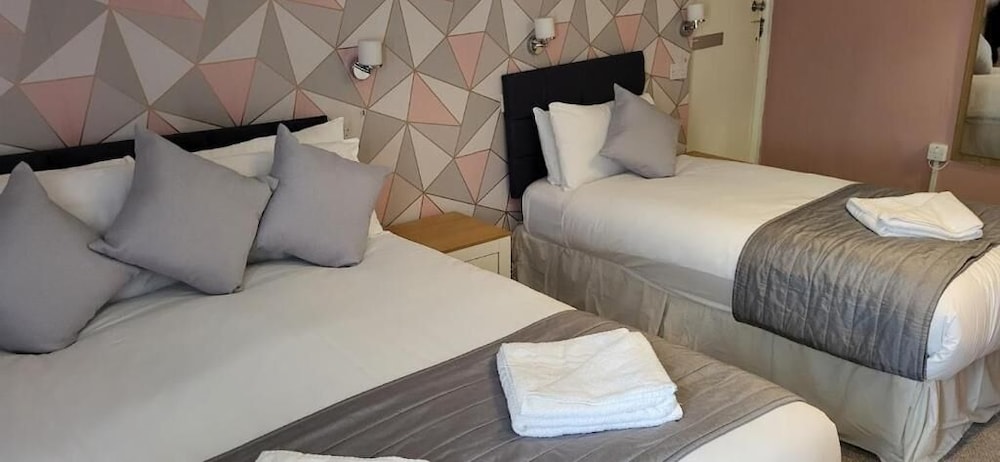 Economy Triple Room photo 1