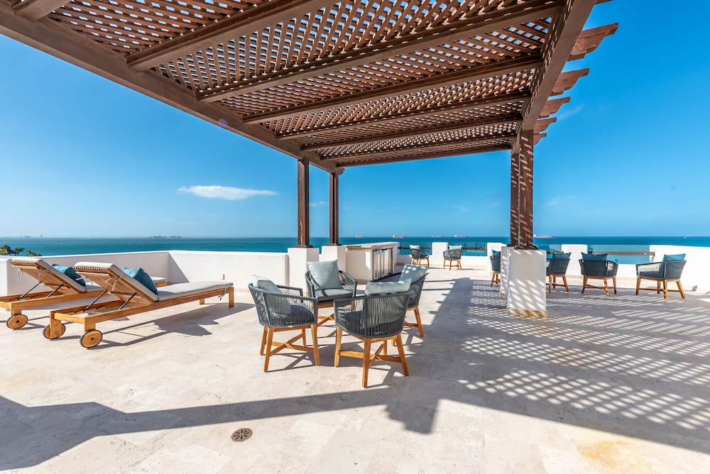 Deluxe Penthouse, 1 Bedroom, Sea View photo 3