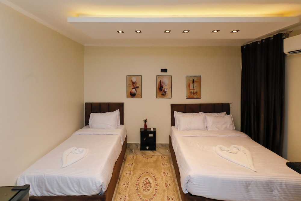 Basic Triple Room, Multiple Beds photo 1
