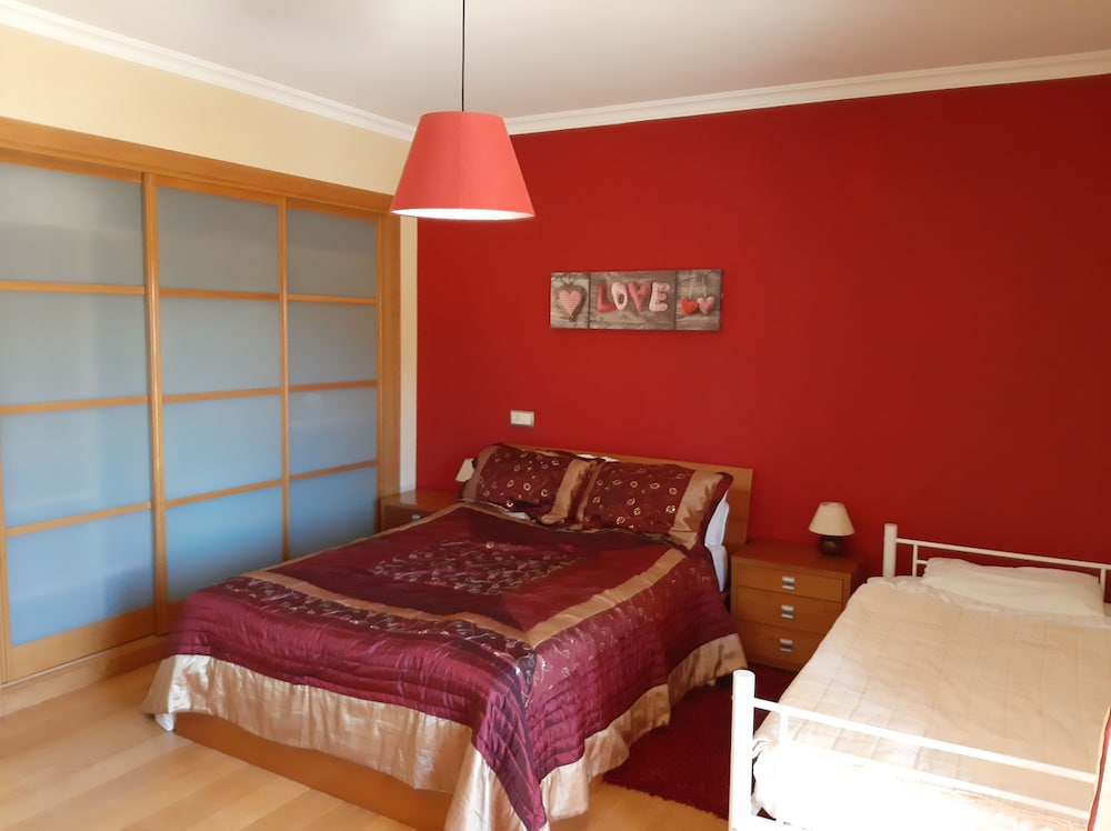 Deluxe Triple Room, City View