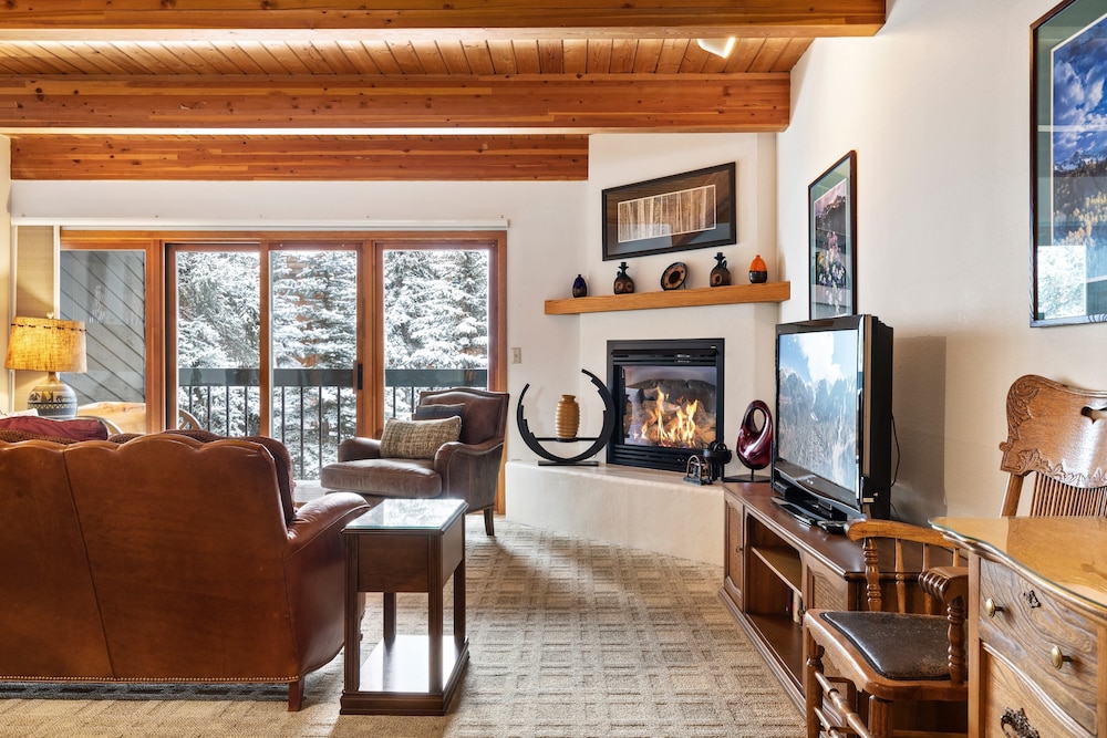 House (2 Bedrooms)
