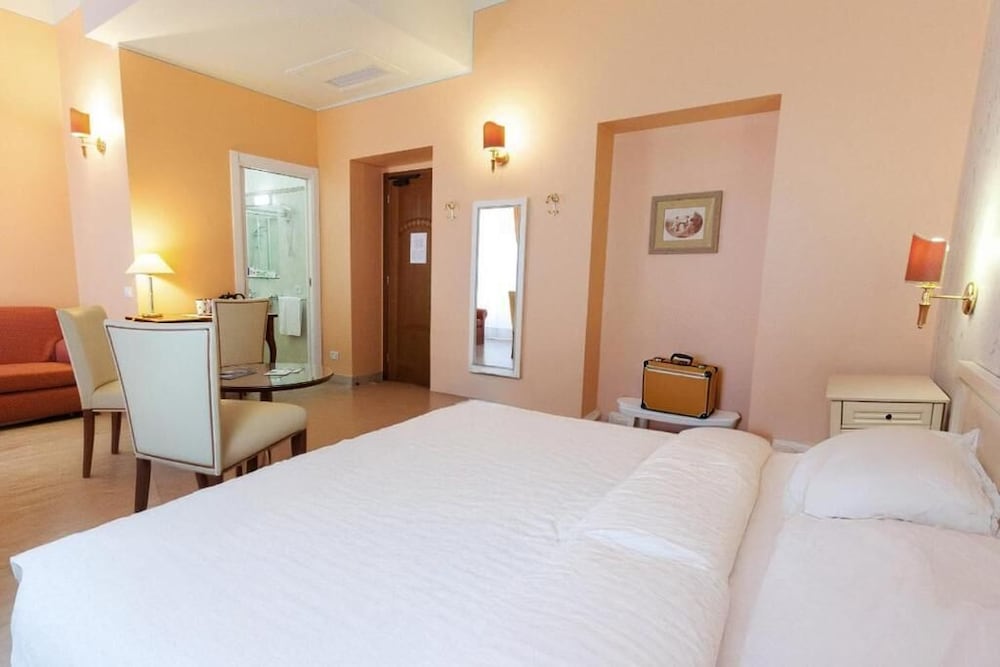 Junior Suite Vista Lago con Balcone - Photo 5