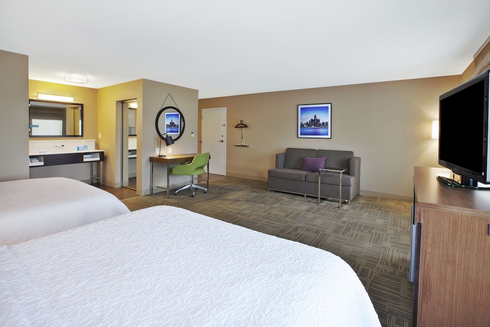 Suite, Two Queen Beds, Non-Smoking - Photo 2