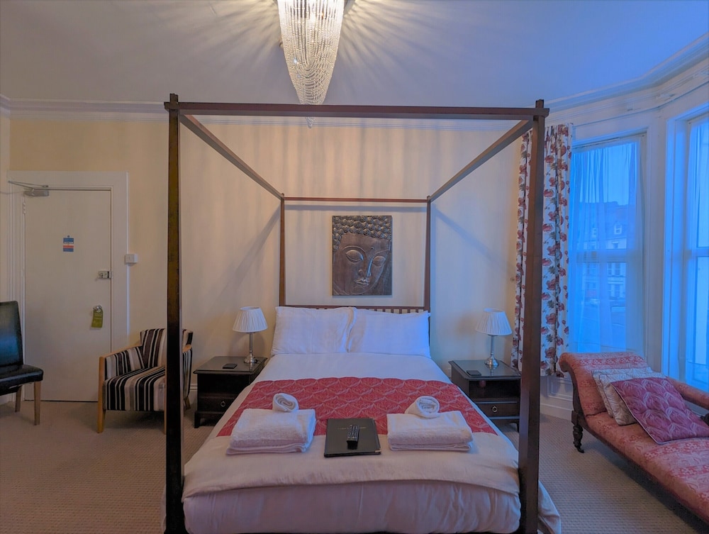 Luxury Double Room, Ensuite (Four Poster Bed) photo 2