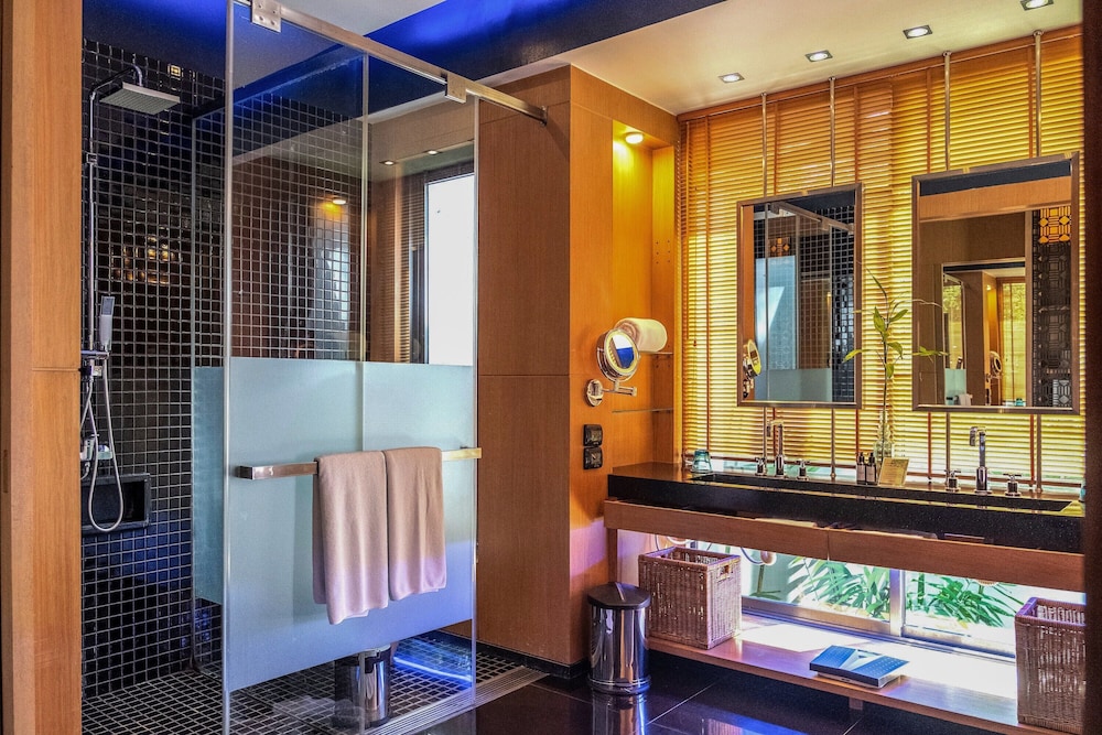 Villa, 1 King Bed (Private Pool) - Photo 10