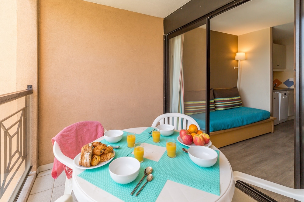 Studio 5 people - 1 sleeping alcove - Sea view -Terrace or balcony - Photo 2