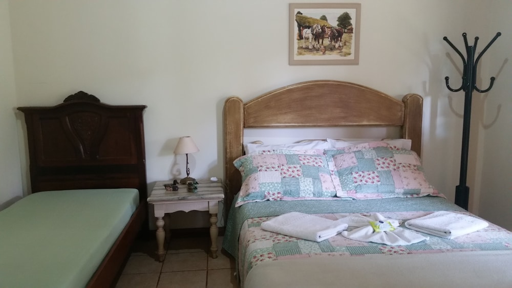 Romantic Suite, Lanai, Garden Area