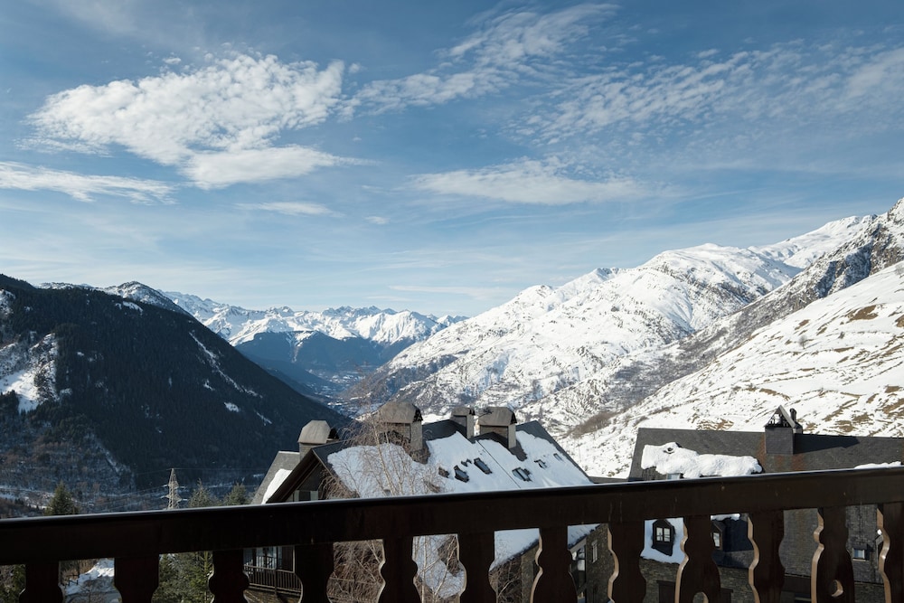 Presidential Suite, Valley View (Occitania, 3 Adults)