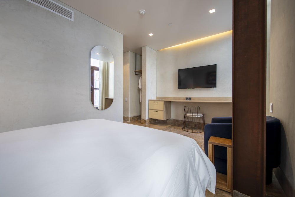 Superior Double Room, 1 Queen Bed - Photo 2