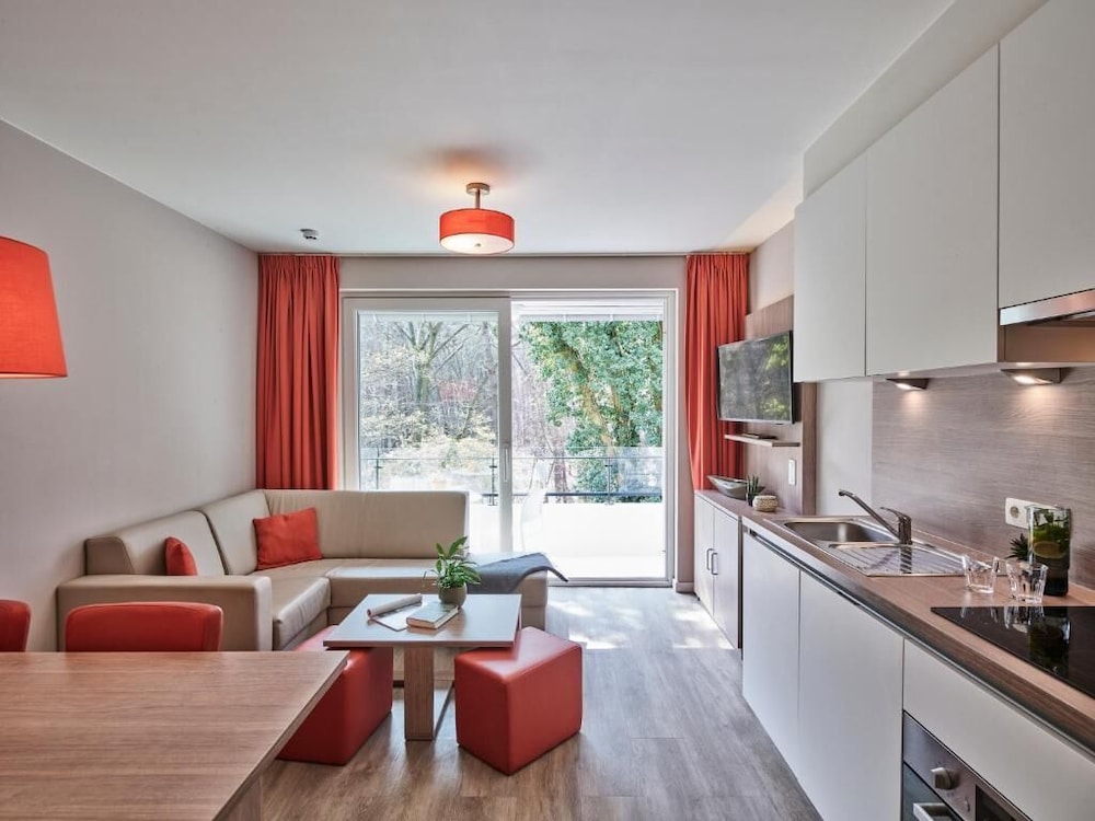 Comfort Apartment, Balcony, Park View